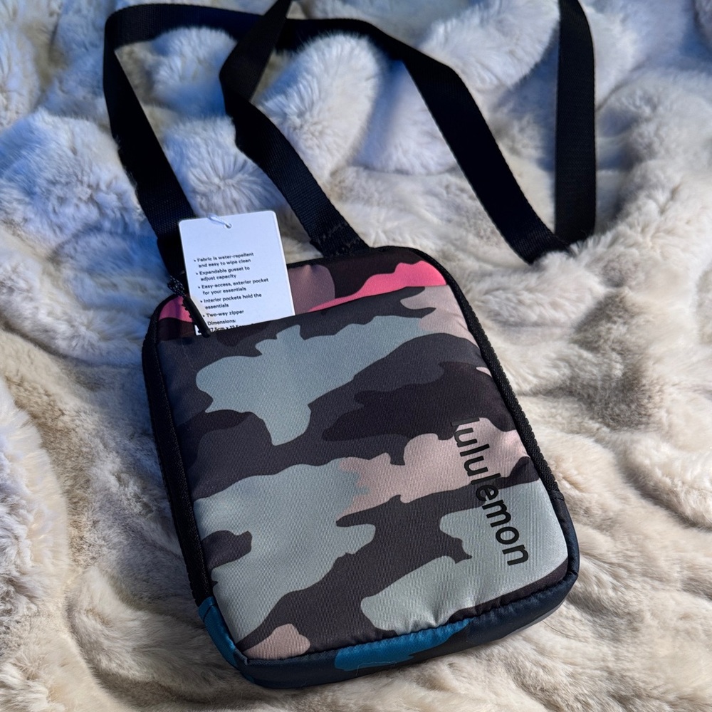 Lululemon Easy Access Crossbody